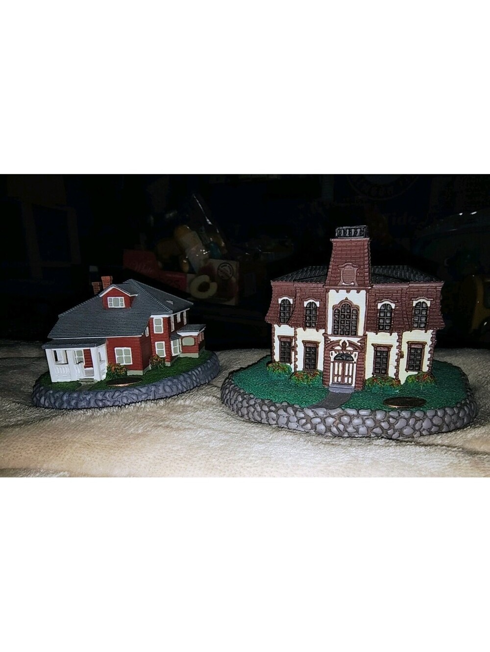 Vintage Norman Rockwell Hometown 2 Building Set Citizens Hall & Parsonage